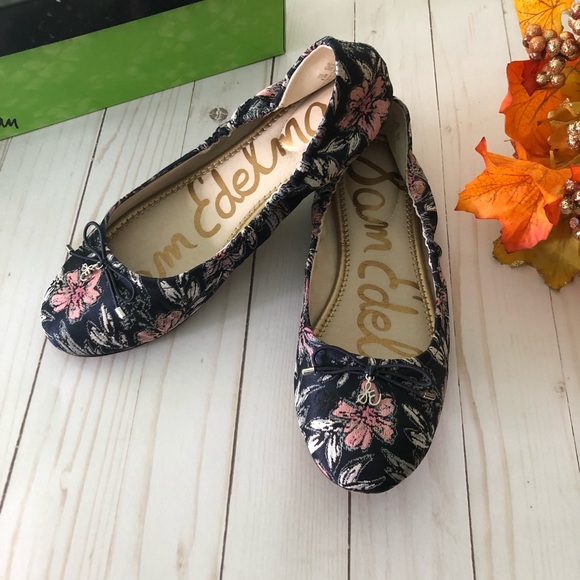 Sam Edelman Shoes - EUC Sam Edelman Navy Floral Ballet Flat size 8.5